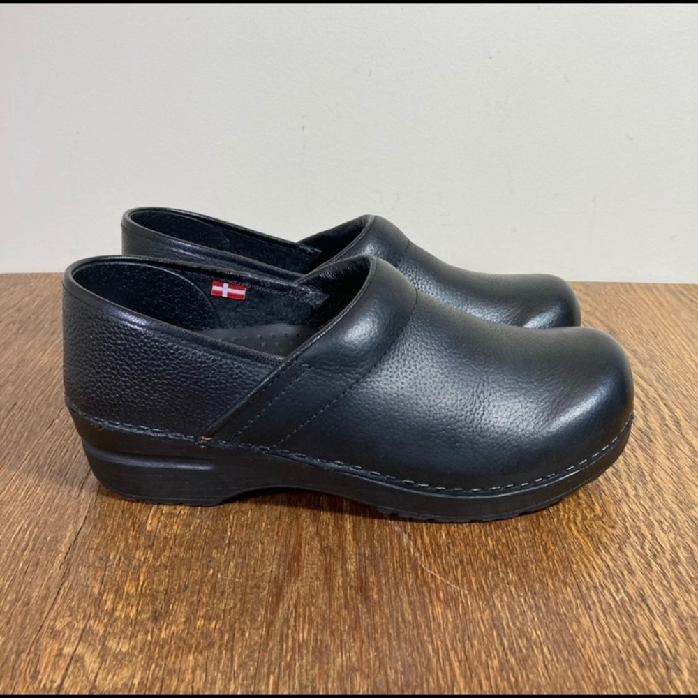 Sanita Danish Clog Black Leather EU 39 US 8.5-9